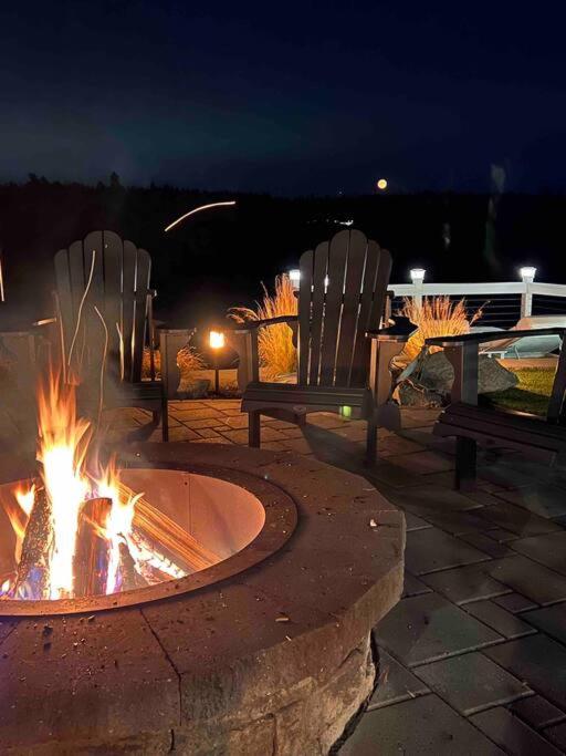 Grapeview-Luxury Waterfront Home view 5