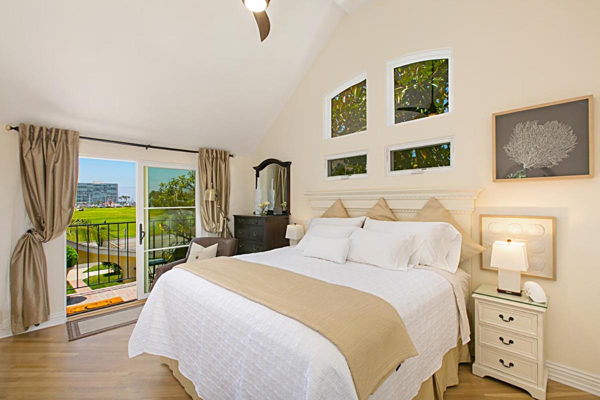 Coronado Seaside Cottage view 5