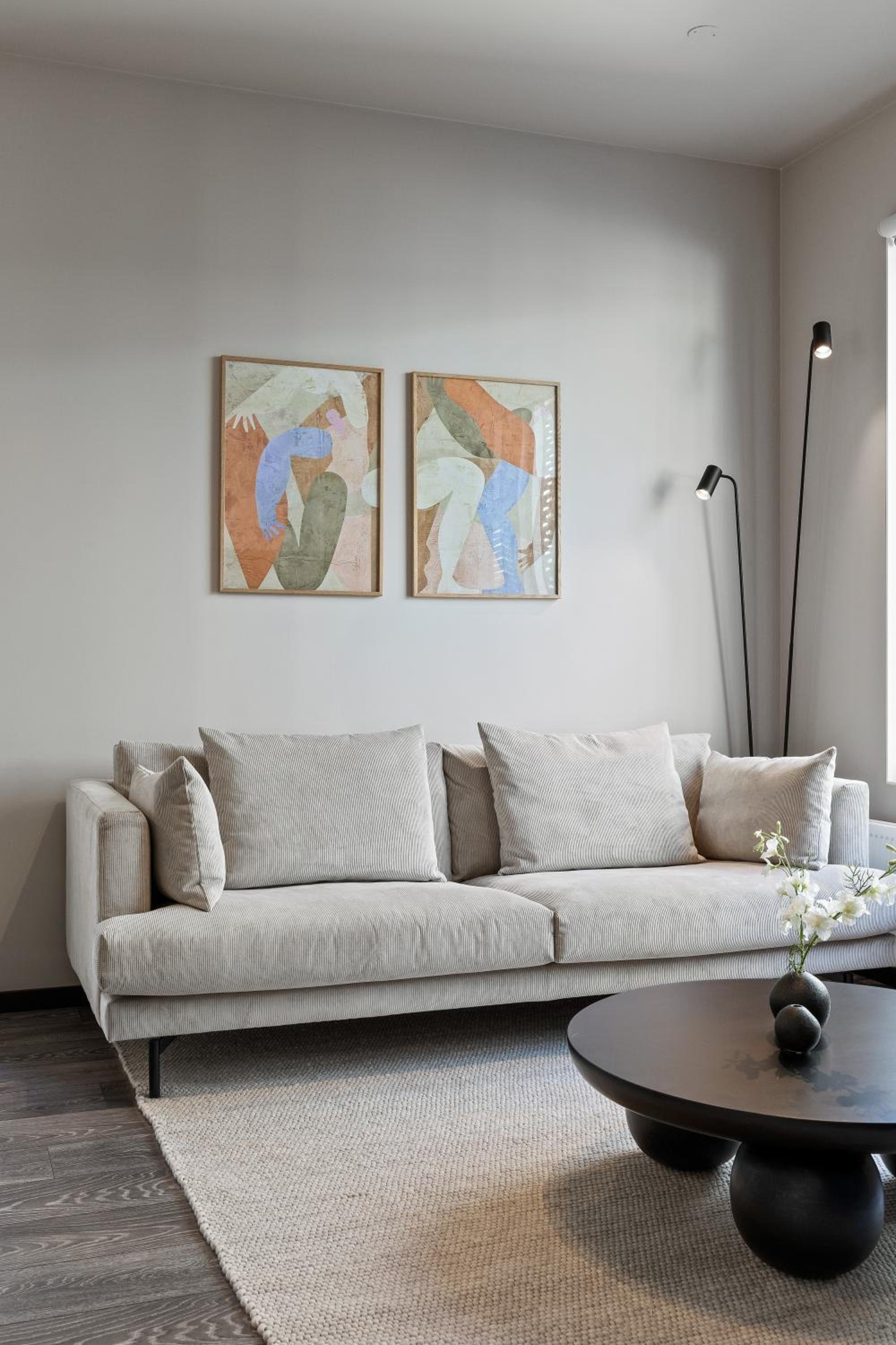 Cozy Lux 2BR & 2BA City Center with Free Parking view 5