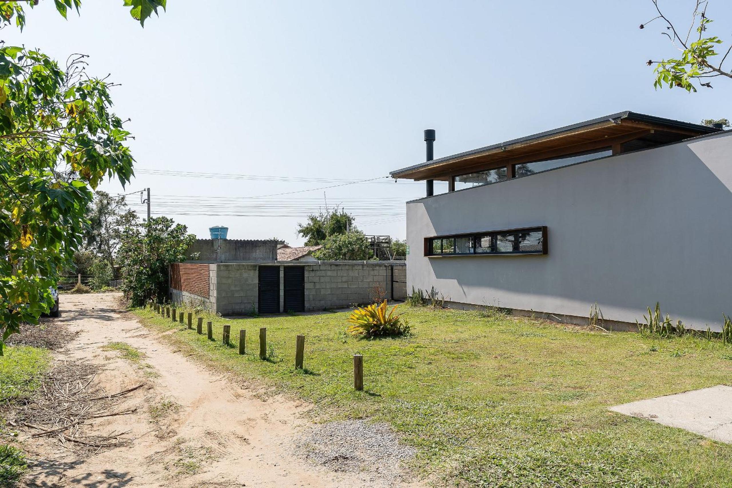 Comfortable house near Praia do Rosa EGI001