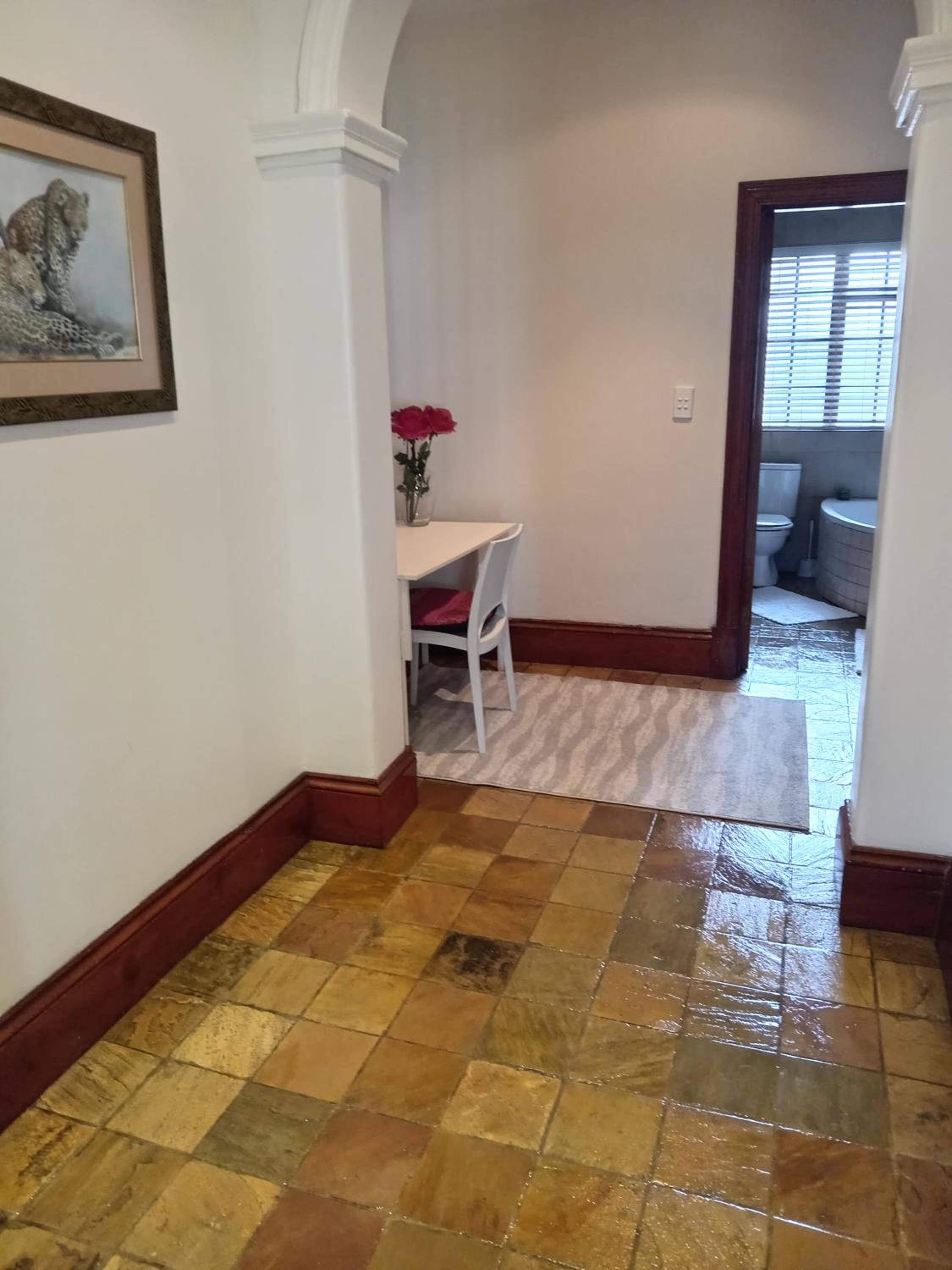 Fancy Pansy 4: Secure Modern 2 bed family home view 4