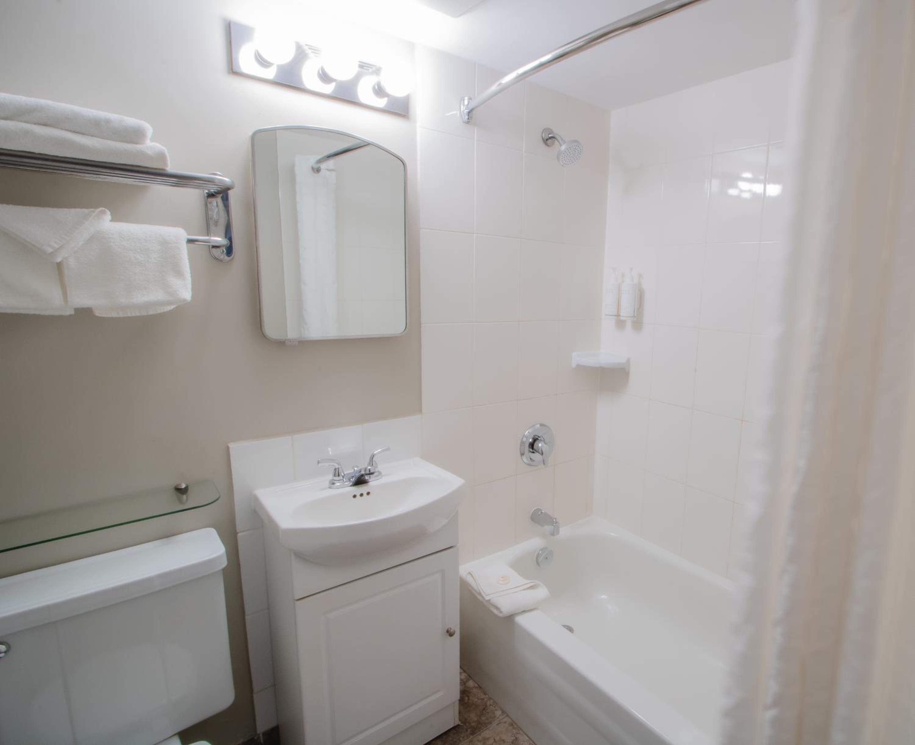 Scott's Inn & Suites