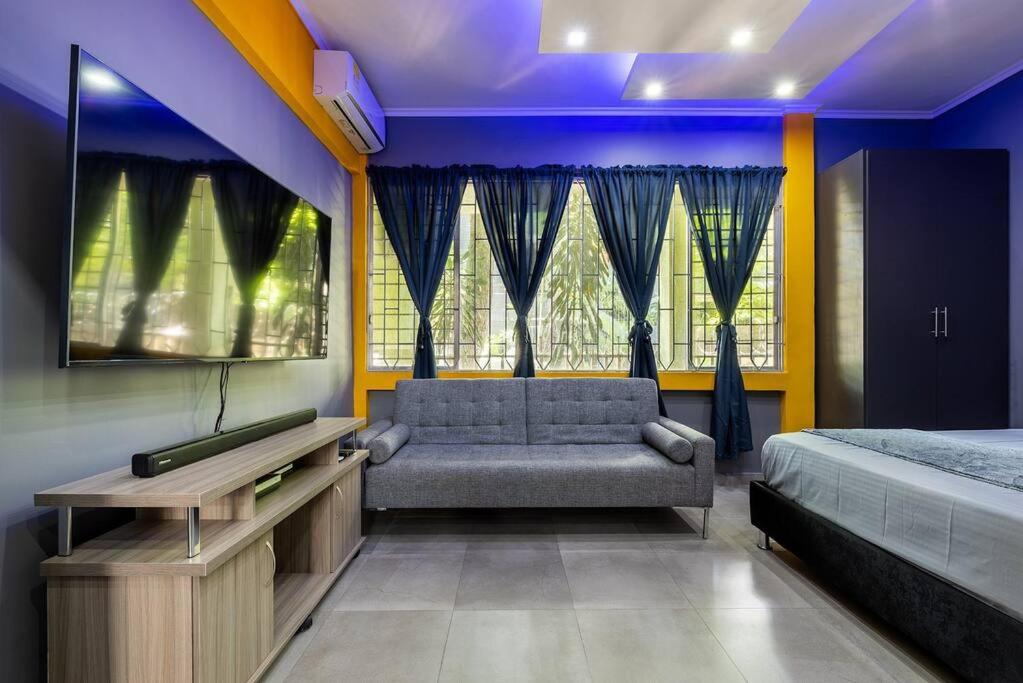 Provenza Garden Jacuzzi Ac Patio Luxury Prime Location