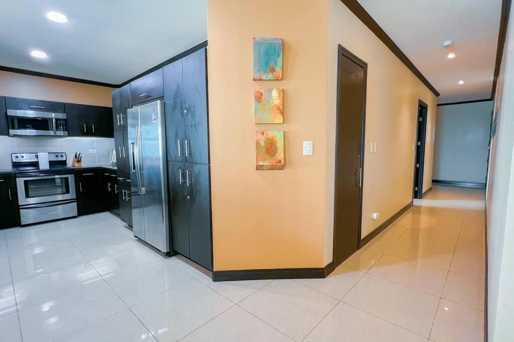 Luxury beach condo, stunning sunset & ocean view