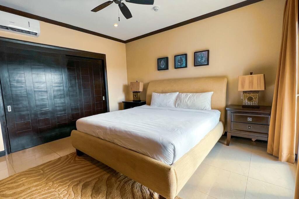 Luxury beach condo, stunning sunset & ocean view