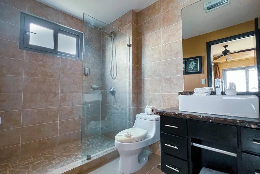 Luxury beach condo, stunning sunset & ocean view