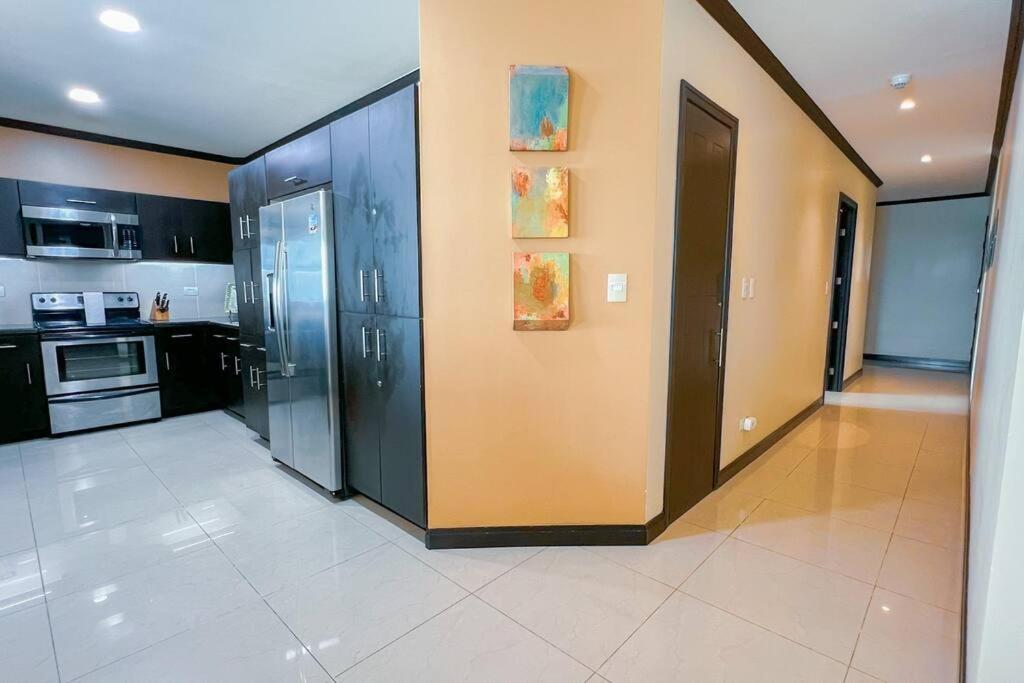 Luxury beach condo, stunning sunset & ocean view