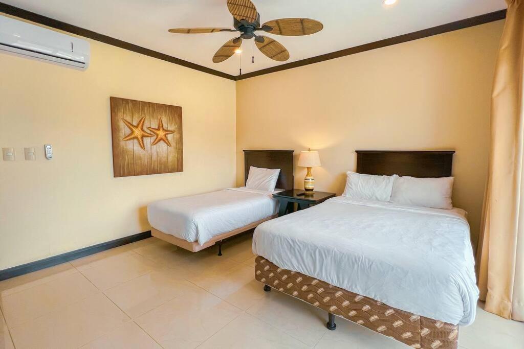 Luxury beach condo, stunning sunset & ocean view