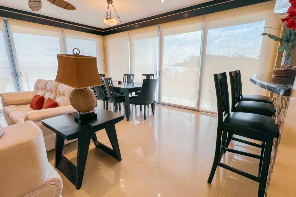 Luxury beach condo, stunning sunset & ocean view