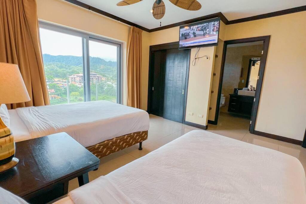 Luxury beach condo, stunning sunset & ocean view