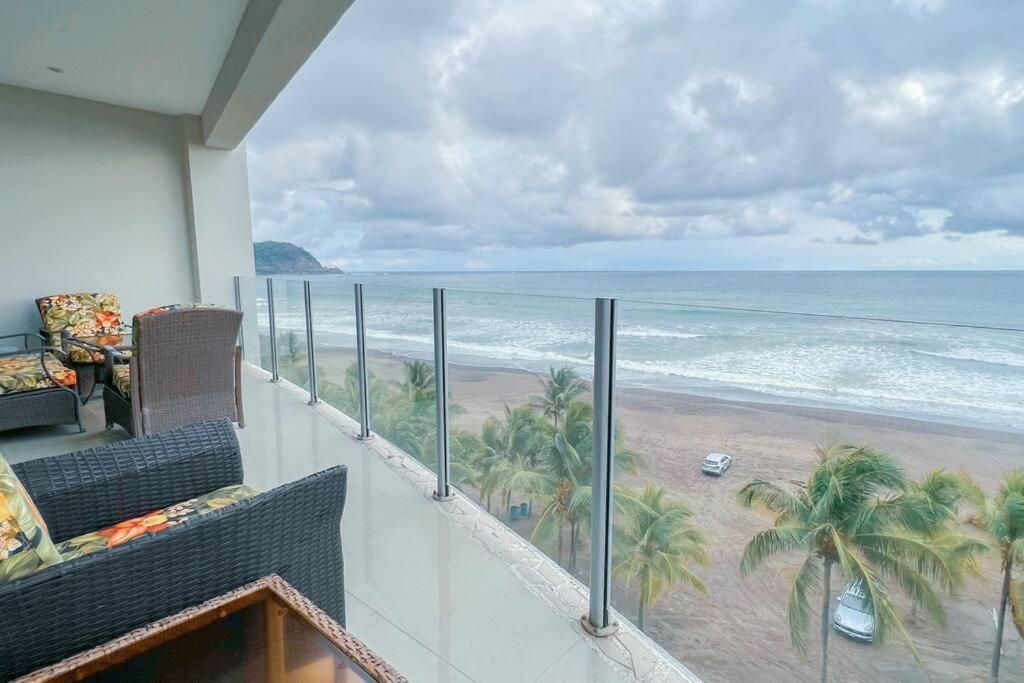 Luxury beach condo, stunning sunset & ocean view