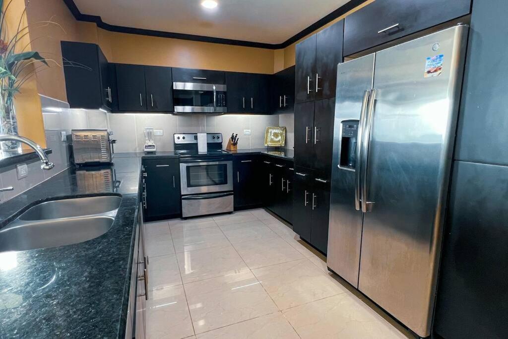 Luxury beach condo, stunning sunset & ocean view