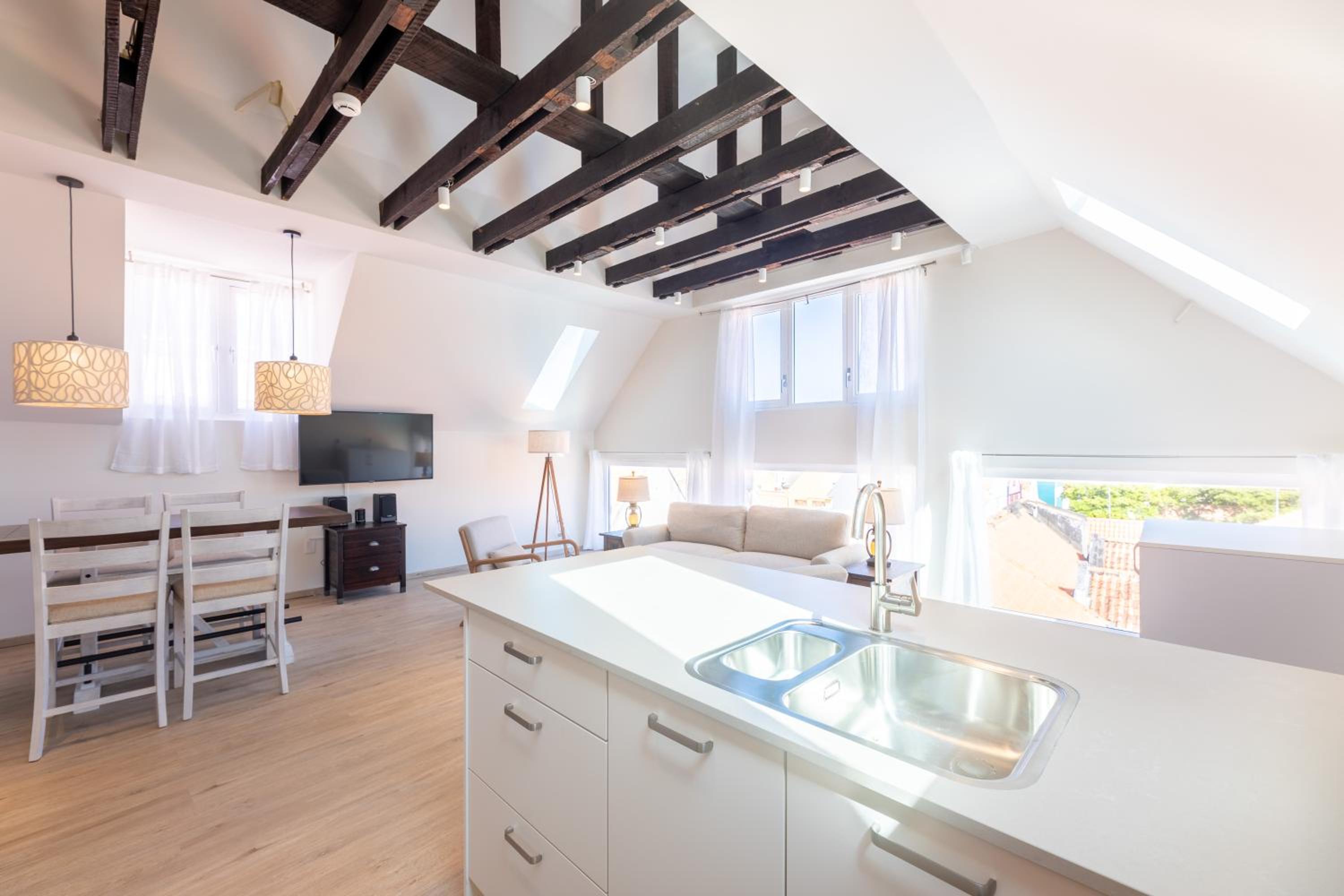 Downtown Dreamstay, Classic 2BR Suites