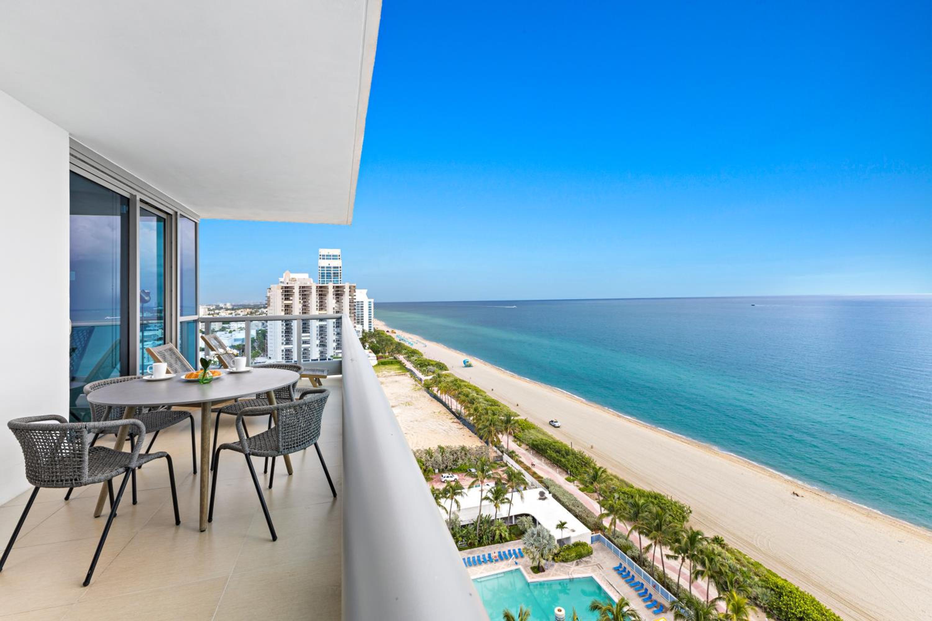 Dharma Home Suites Miami Beach at Monte Carlo