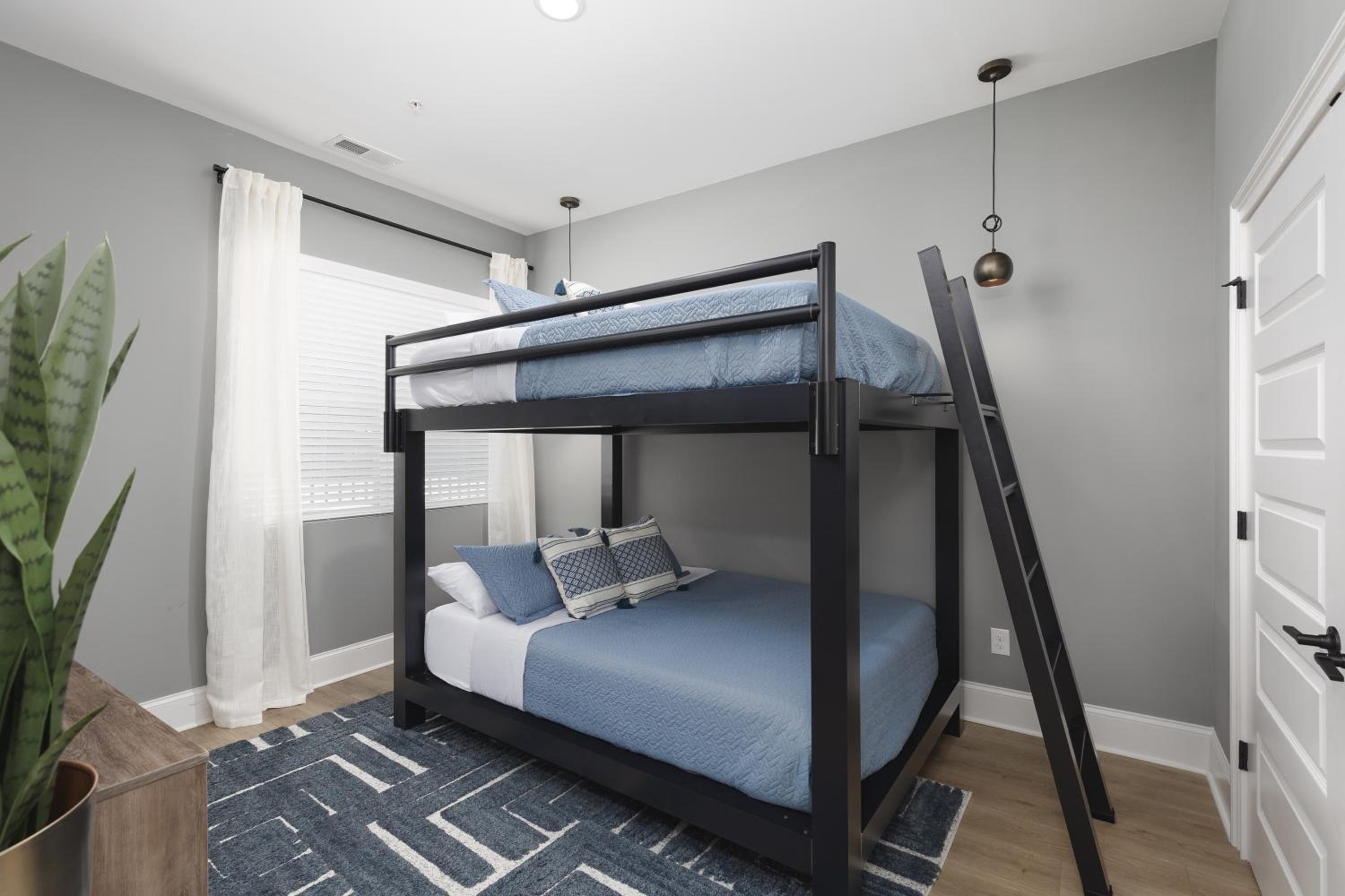 Chic East Nashville Condo with Free Parking 3 mi to Broadway view 2
