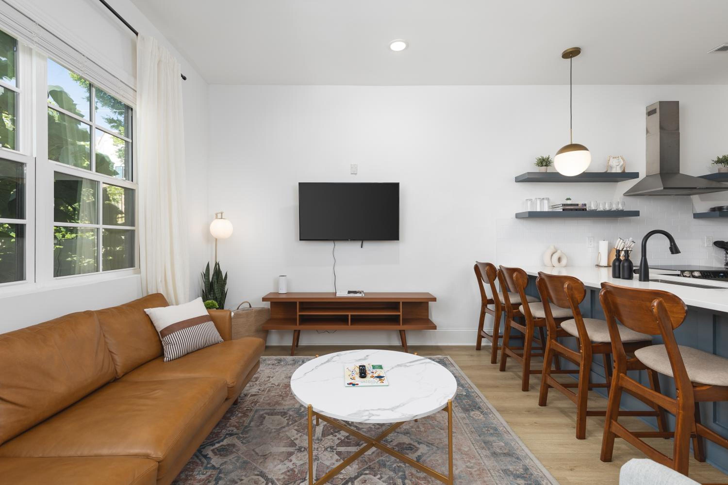 Chic East Nashville Condo with Free Parking 3 mi to Broadway view 4