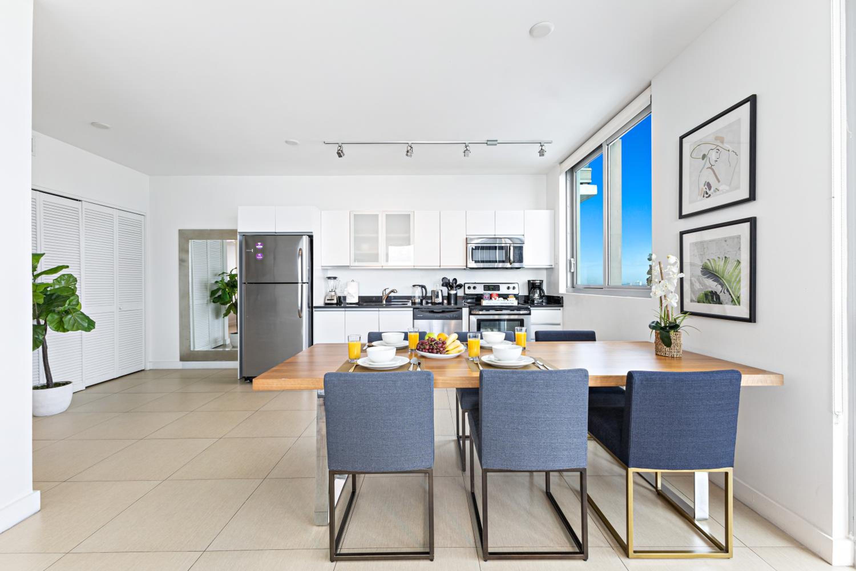 Dharma Home Suites Miami Beach at Monte Carlo