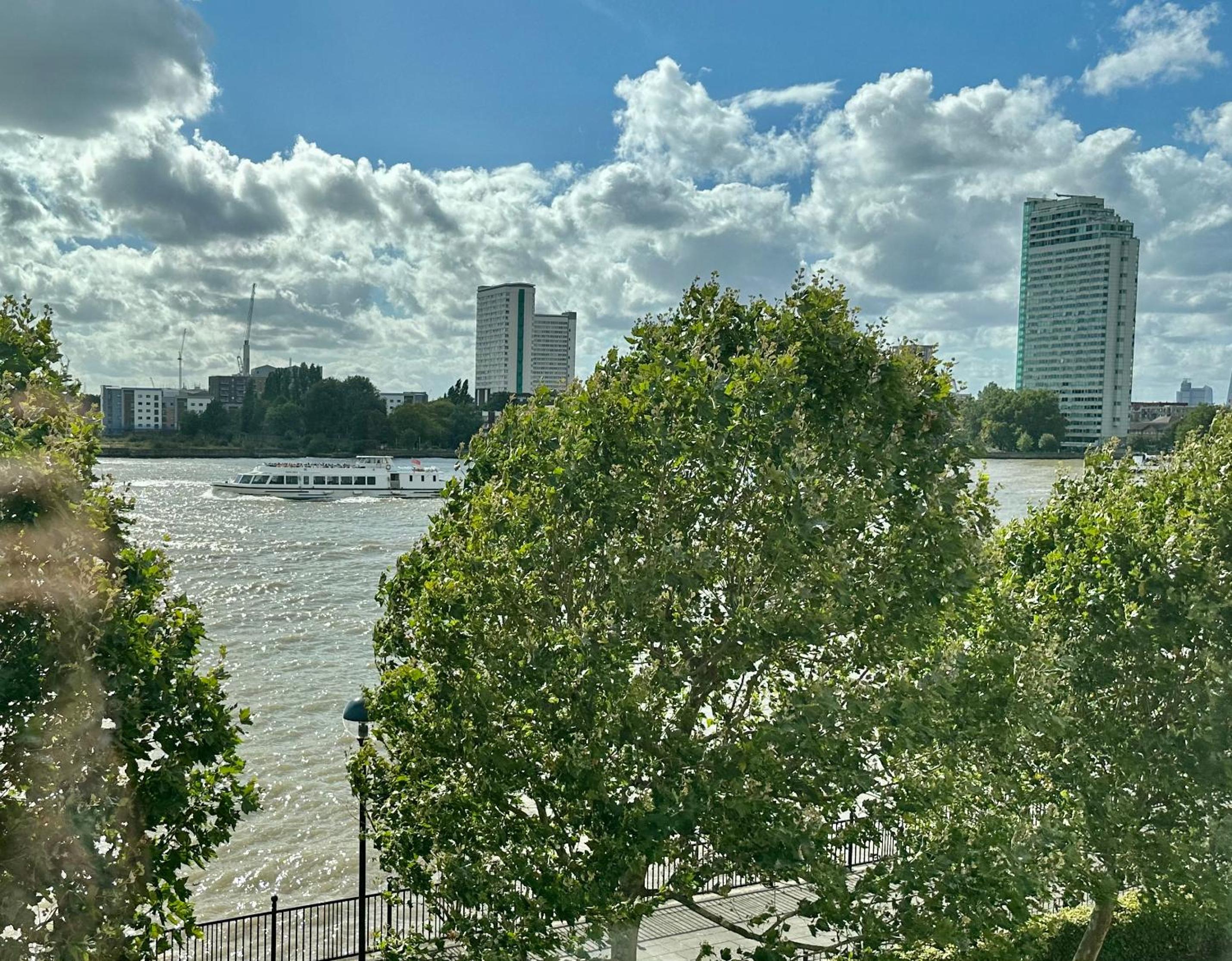 River views from Canary Wharf