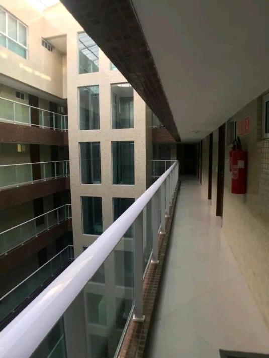 Lindo Flat completo em Intermares 404