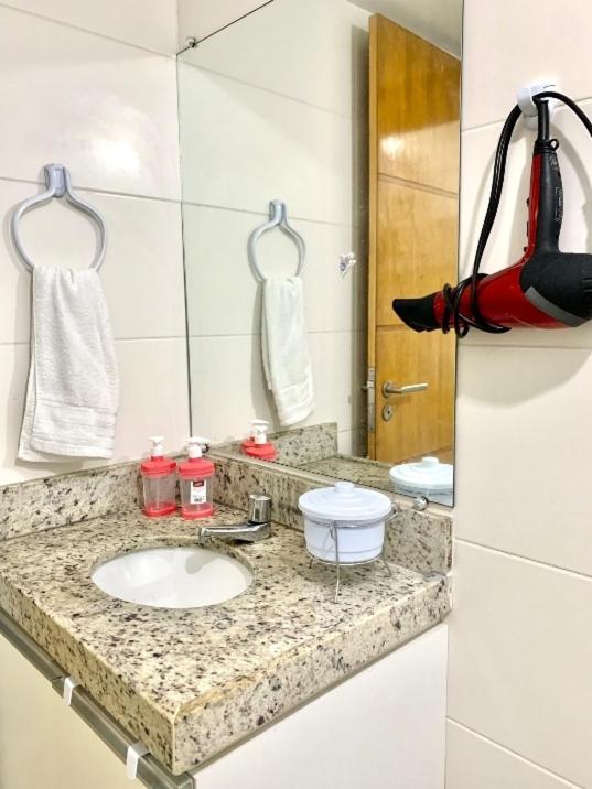 Lindo Flat completo em Intermares 404