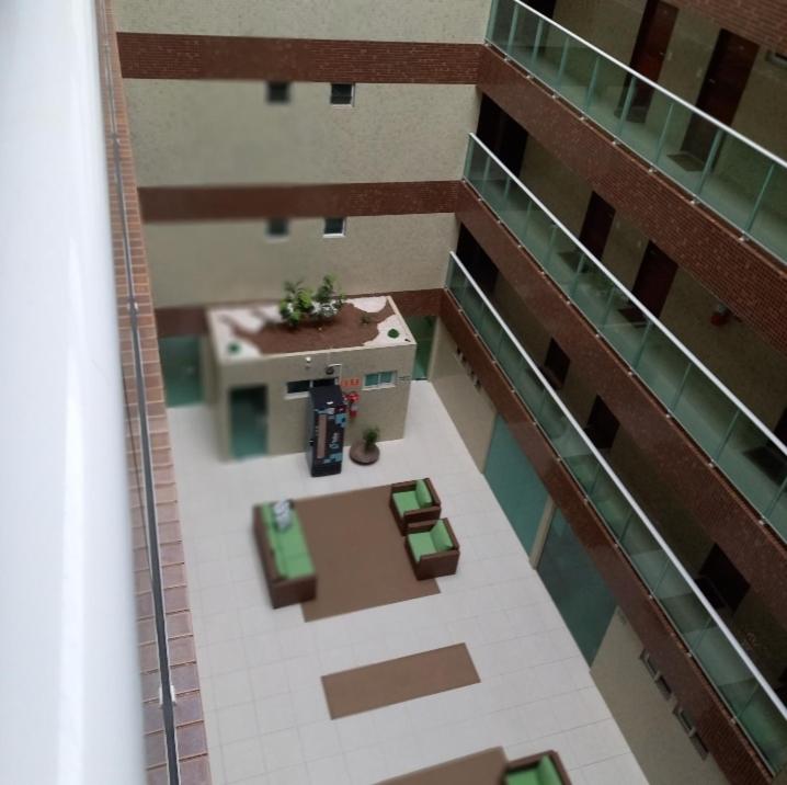 Lindo Flat completo em Intermares 404