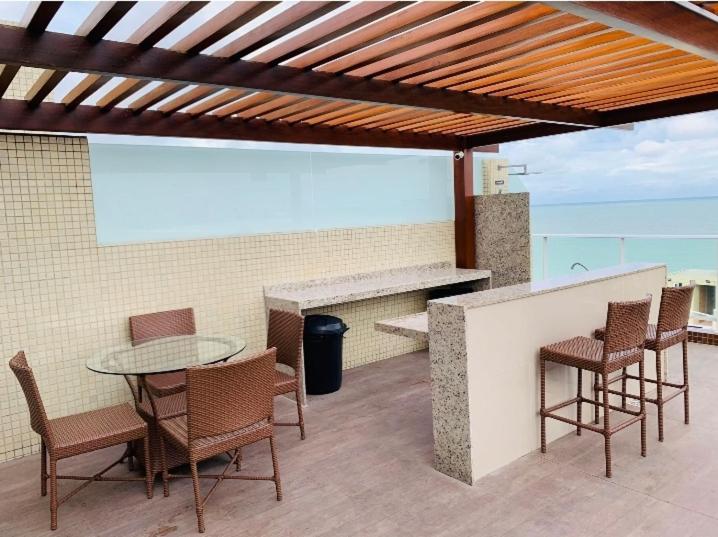 Lindo Flat completo em Intermares 404