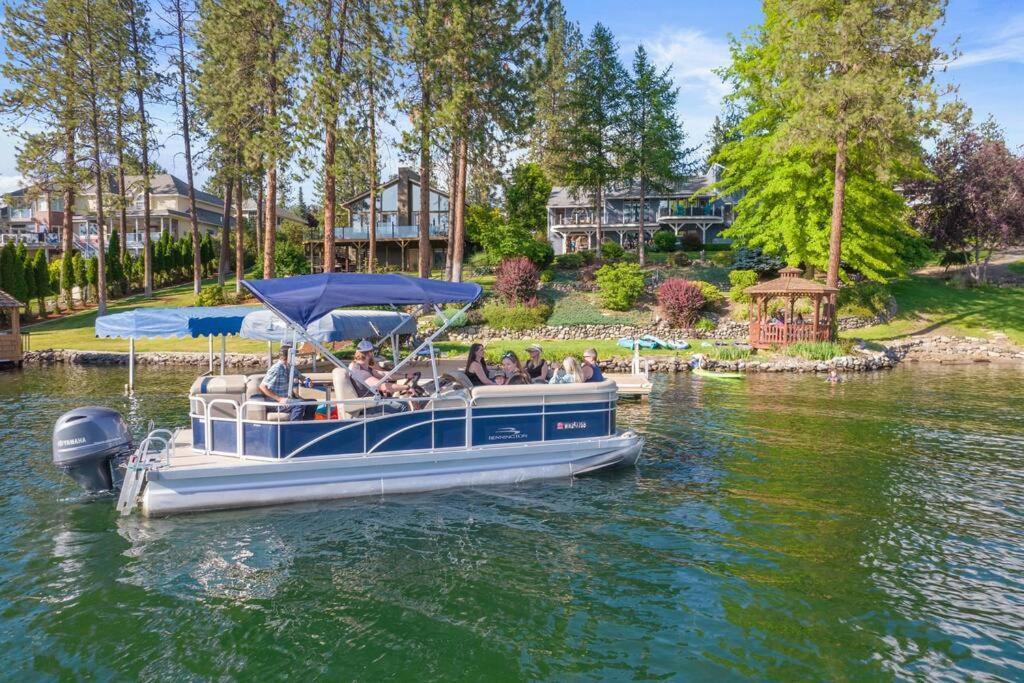 Luxe Lake Home Reflect Recharge and Reconnect view 5