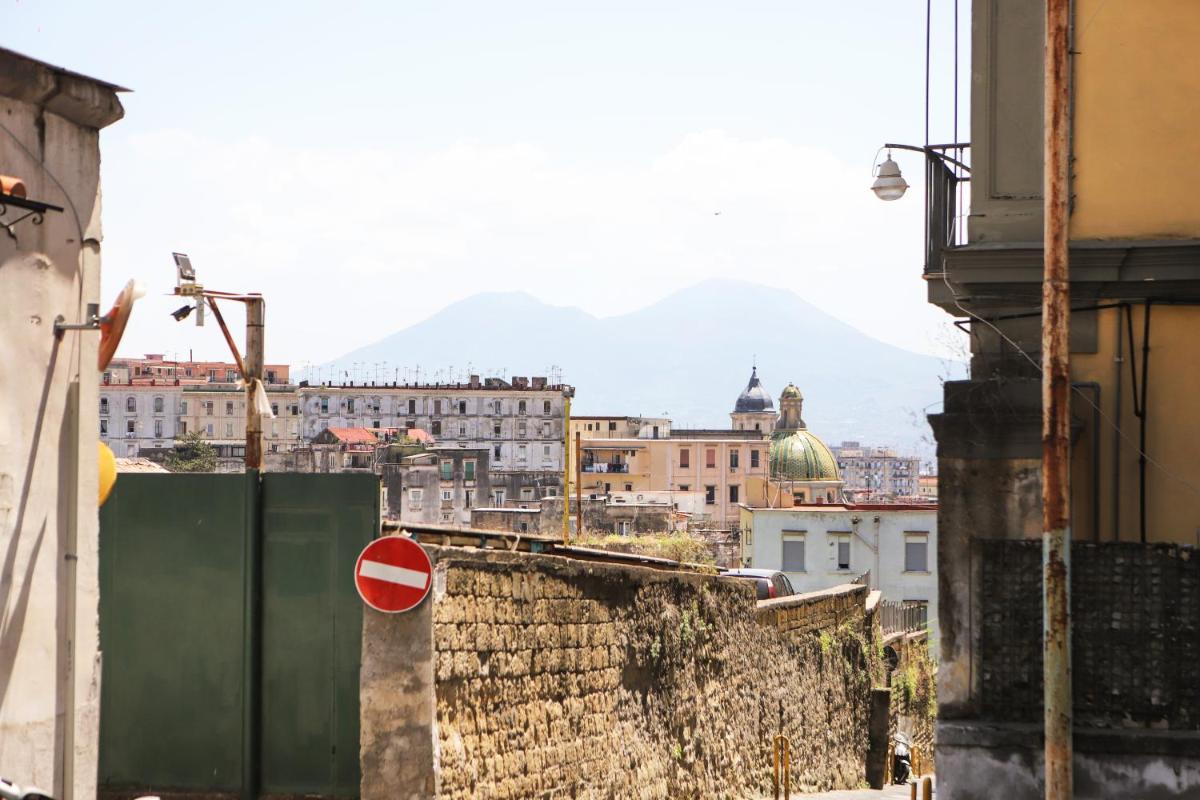 Quiet apartment in the Rione Sanità in the Totò district