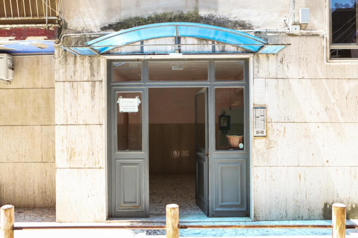 Quiet apartment in the Rione Sanità in the Totò district