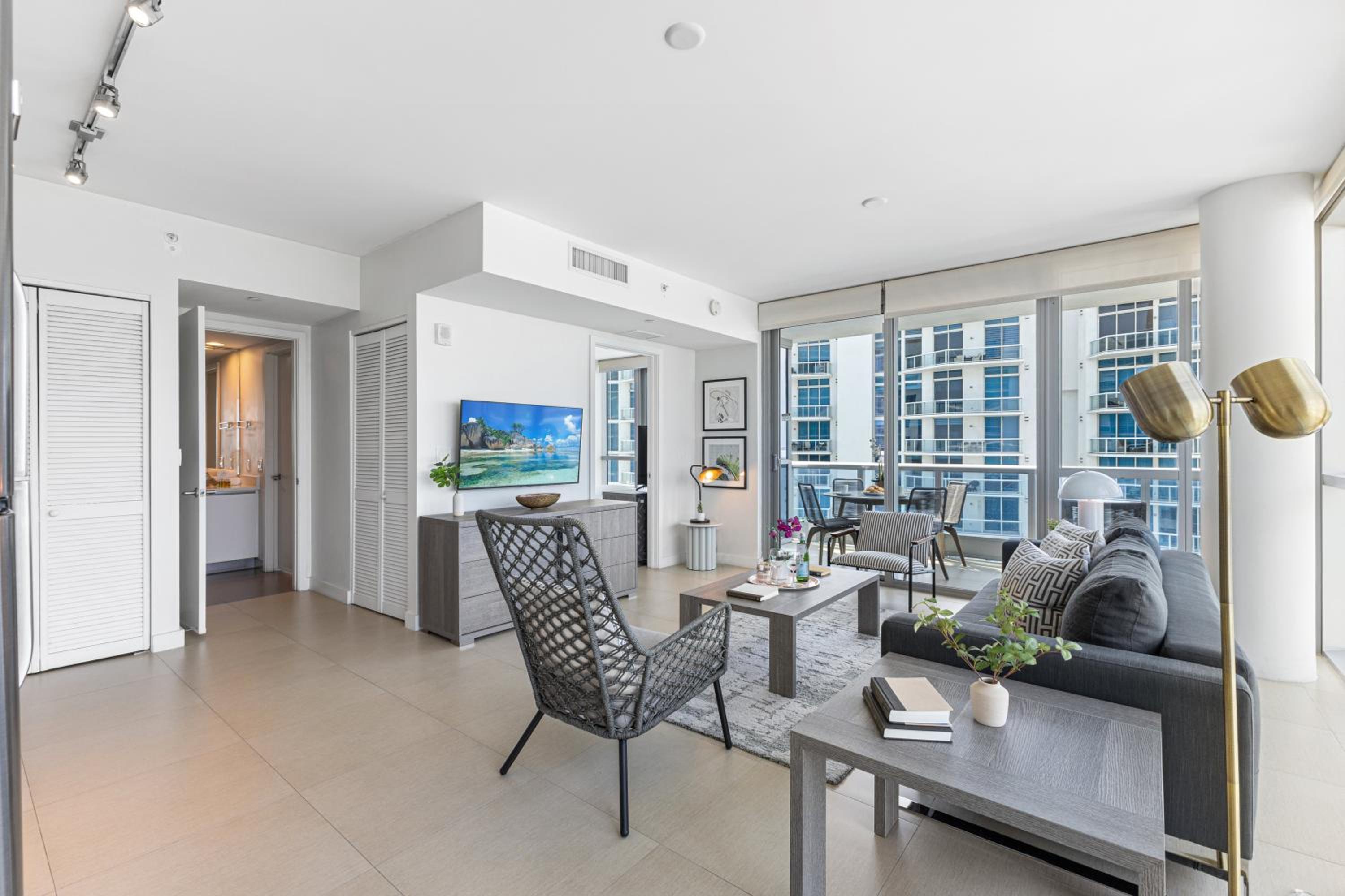 Dharma Home Suites Miami Beach at Monte Carlo