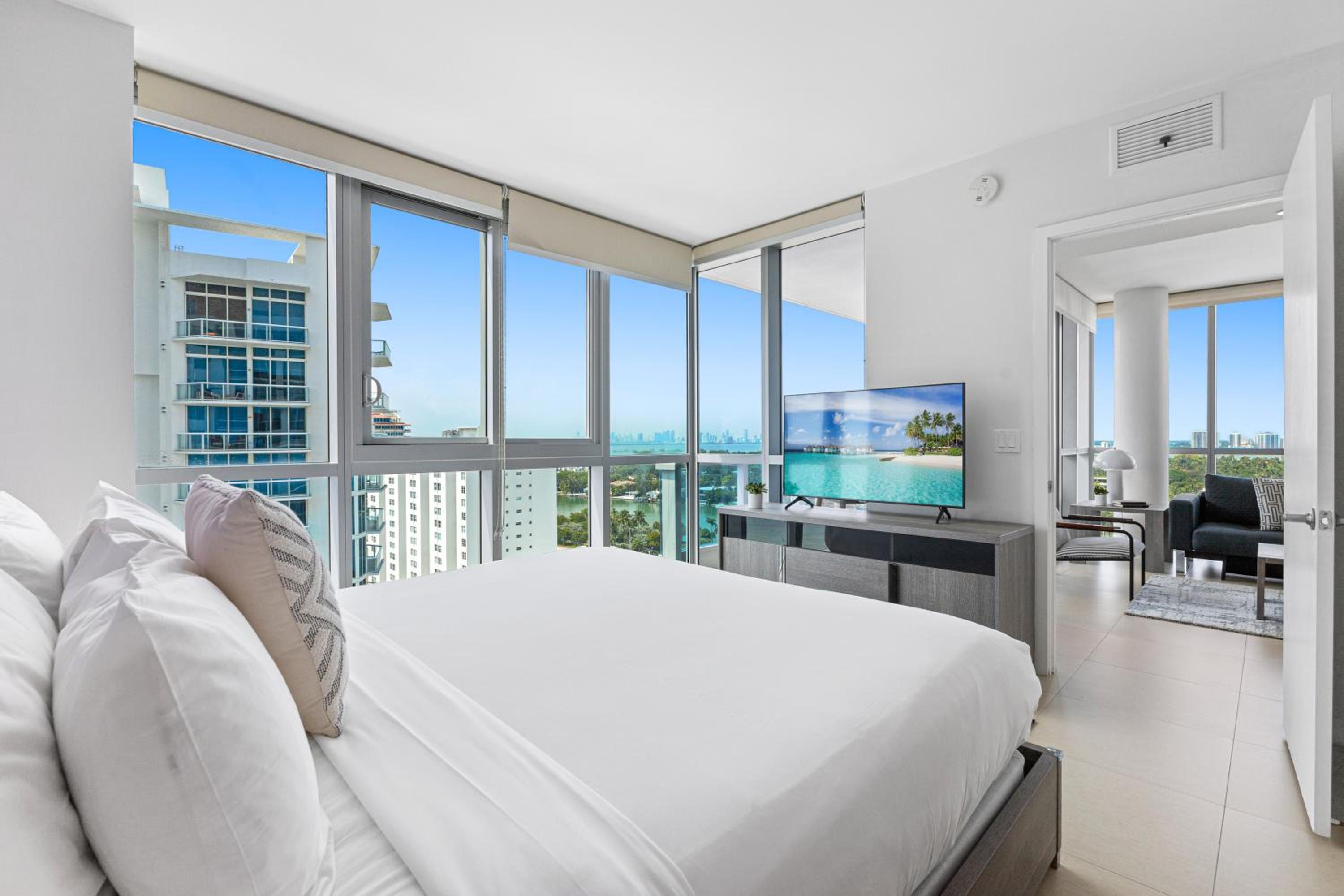 Dharma Home Suites Miami Beach at Monte Carlo