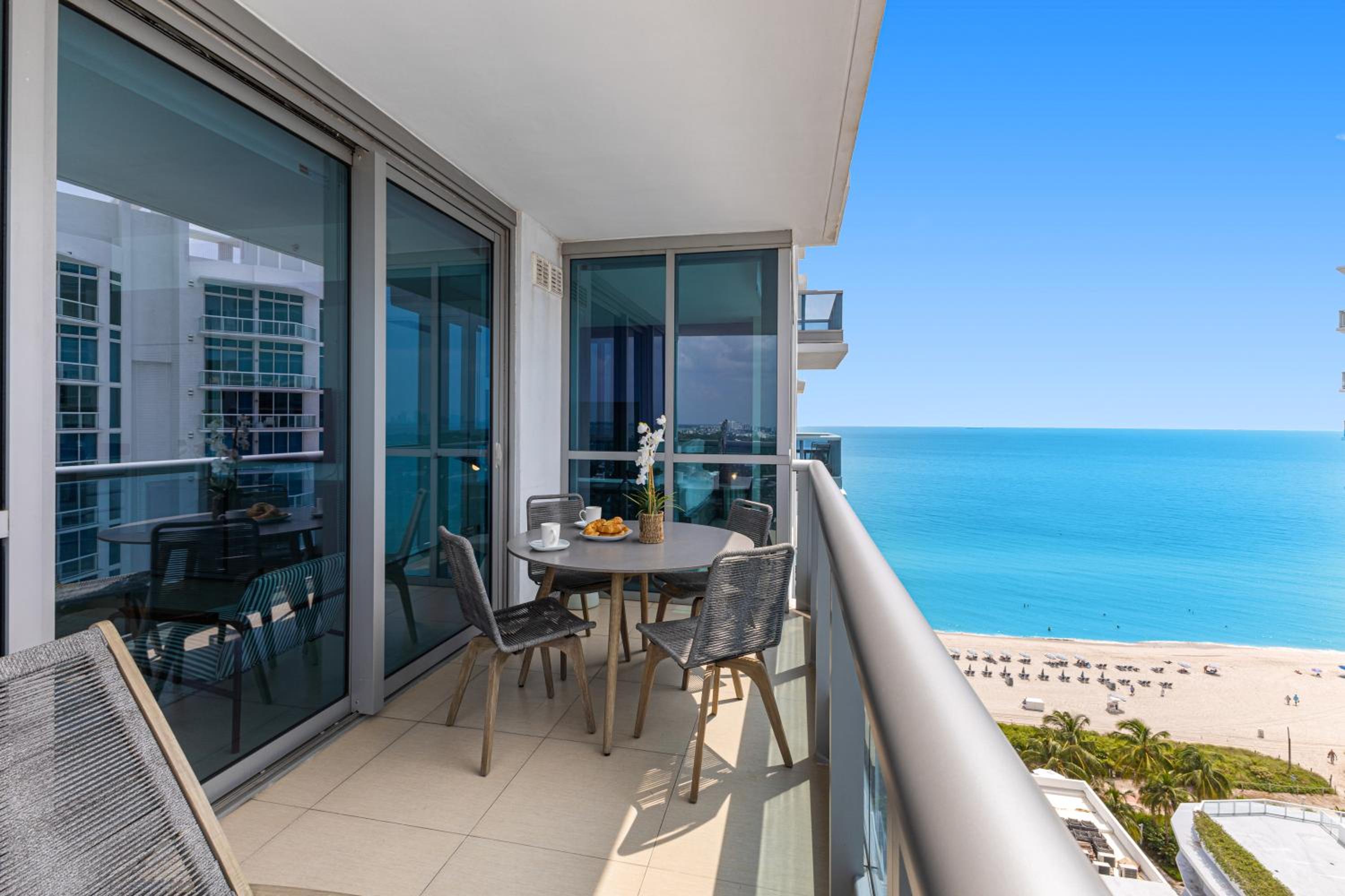 Dharma Home Suites Miami Beach at Monte Carlo