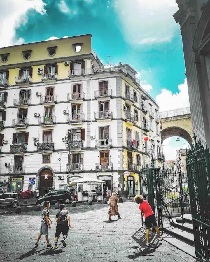 Quiet apartment in the Rione Sanità in the Totò district