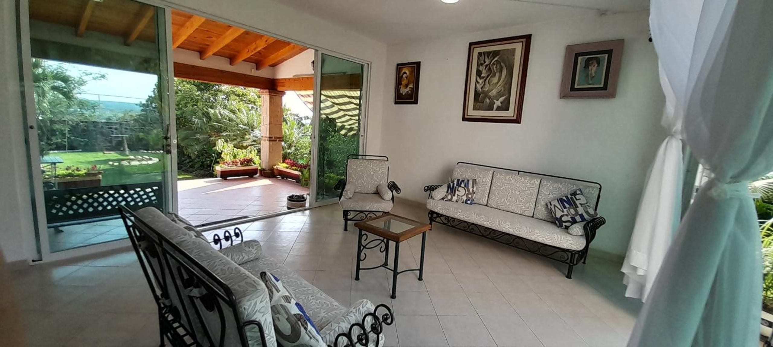 Casa con alberca privada y agradable jardín view 4