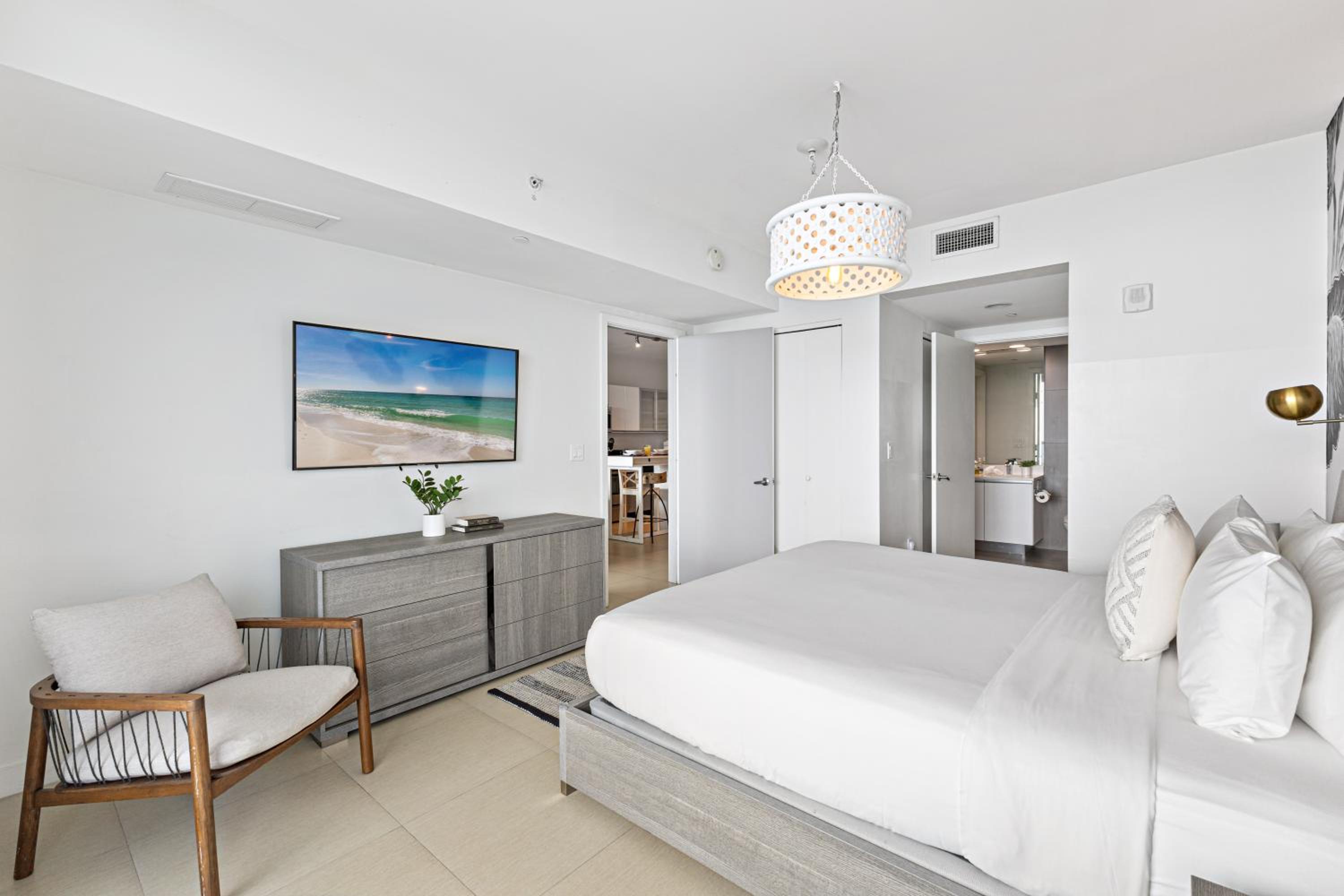 Dharma Home Suites Miami Beach at Monte Carlo