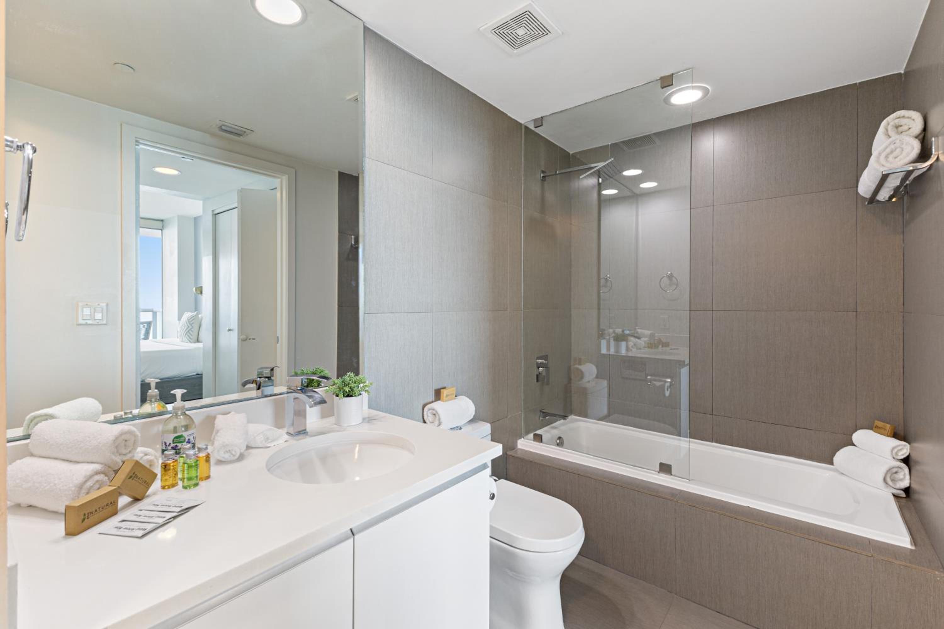 Dharma Home Suites Miami Beach at Monte Carlo