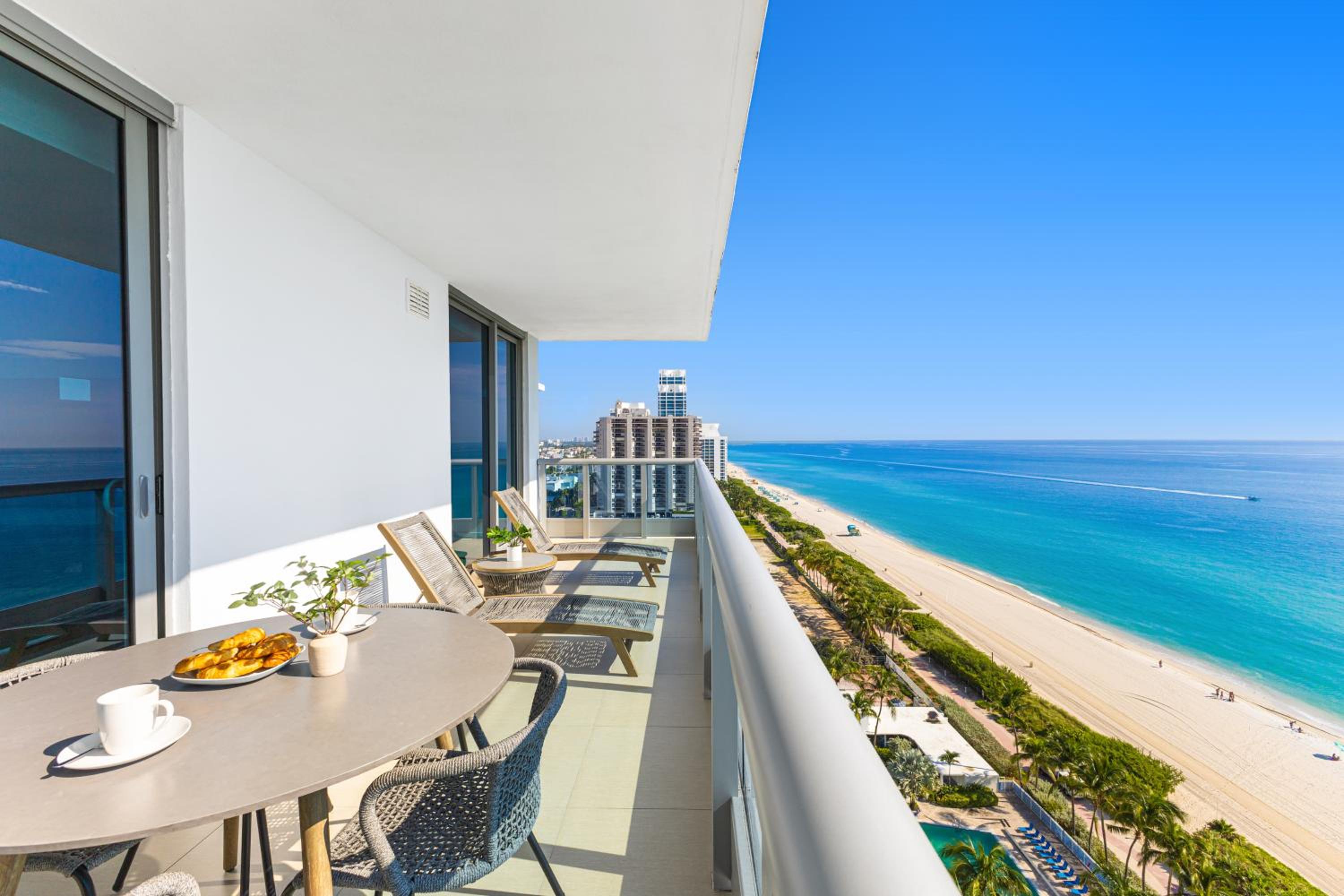 Dharma Home Suites Miami Beach at Monte Carlo