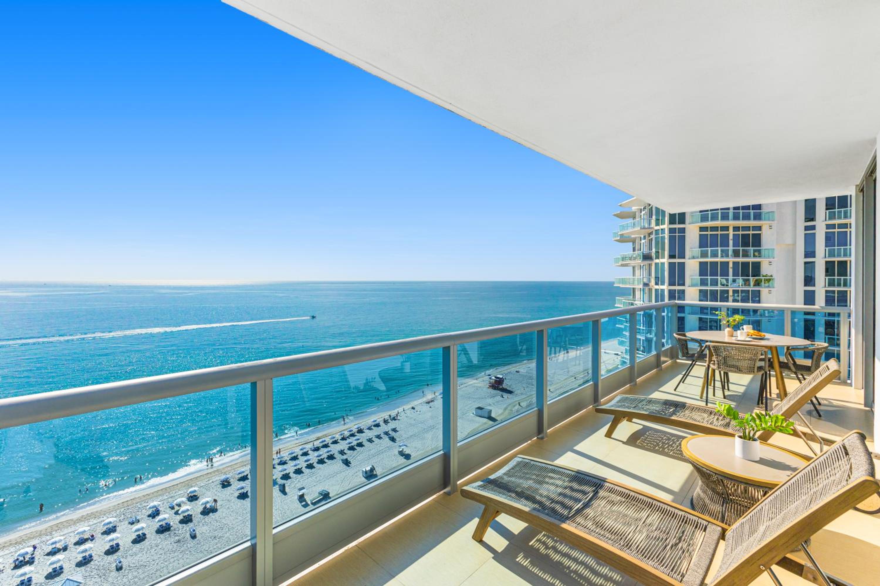 Dharma Home Suites Miami Beach at Monte Carlo