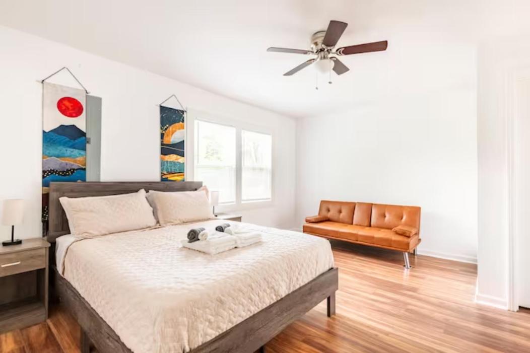 A Place to Escape 5 minutes from Downtown Newly Renovated view 4