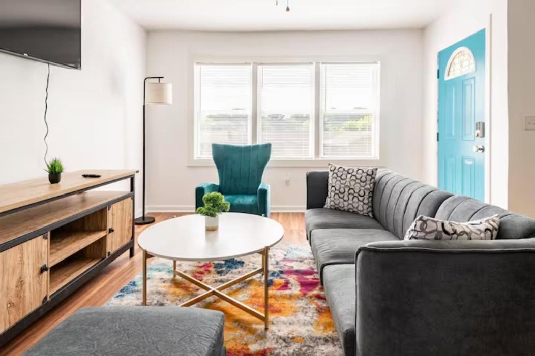 A Place to Escape 5 minutes from Downtown Newly Renovated view 5