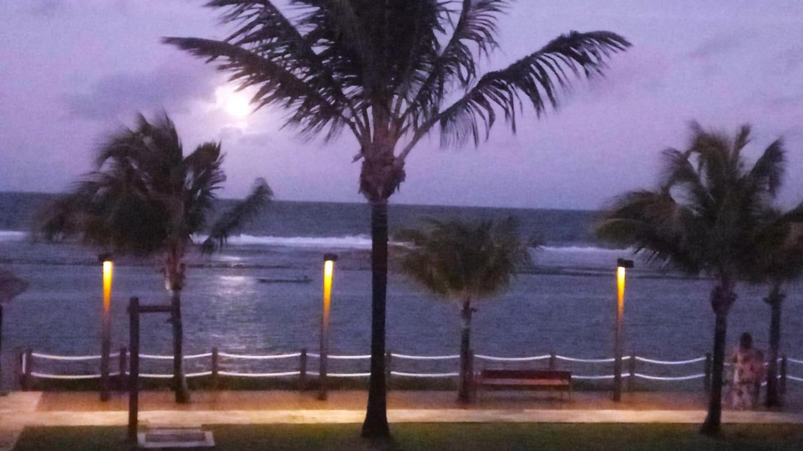 Casa à beira-mar 23 - Pé na Areia, Tipo Bangalô, Piscina Privativa, Muro Alto, Porto de Galinhas, PE