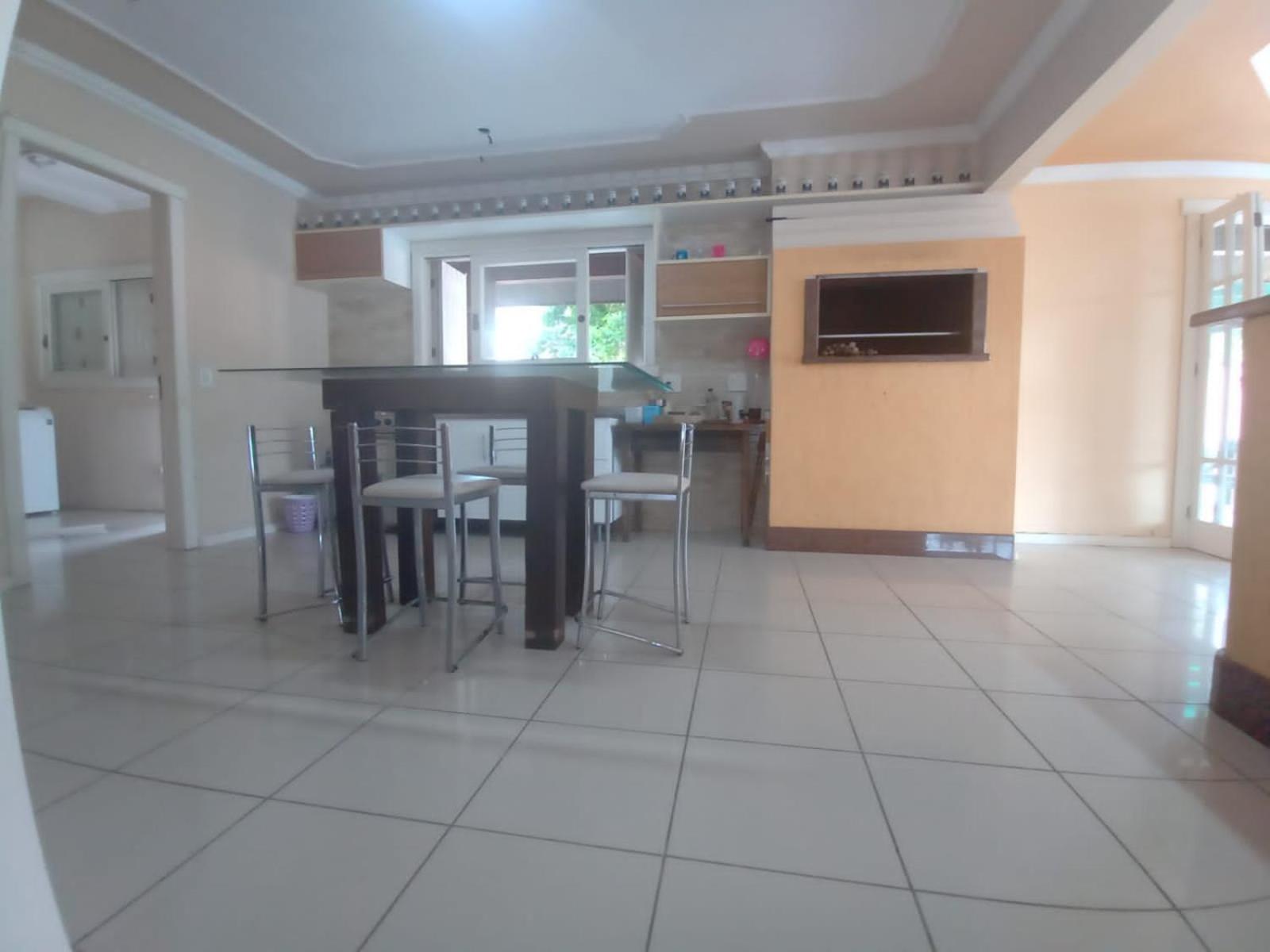 Mansão com 5 quartos, Piscina próximo ao mar