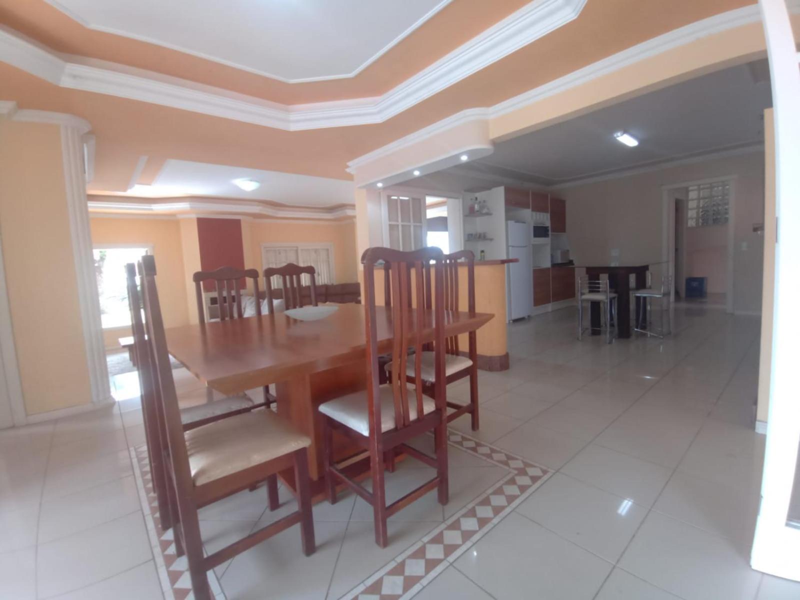 Mansão com 5 quartos, Piscina próximo ao mar