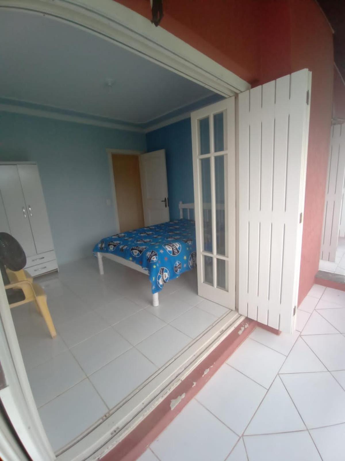 Mansão com 5 quartos, Piscina próximo ao mar