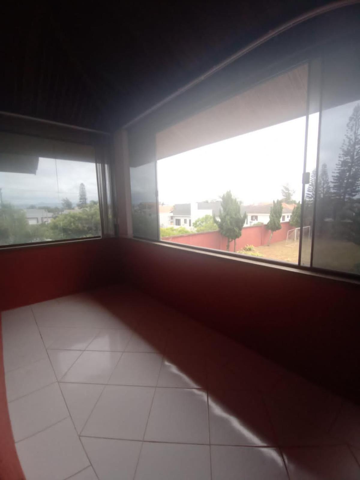 Mansão com 5 quartos, Piscina próximo ao mar