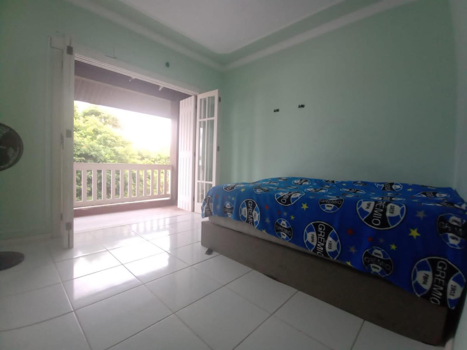 Mansão com 5 quartos, Piscina próximo ao mar