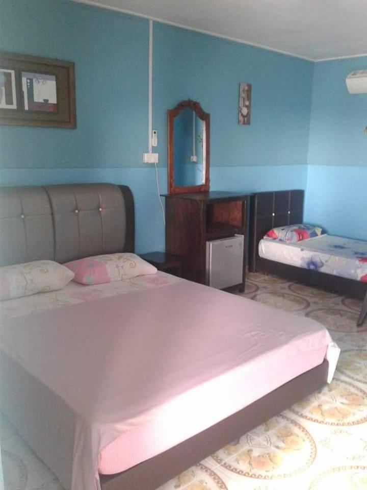 Ella's Place Salang Tioman