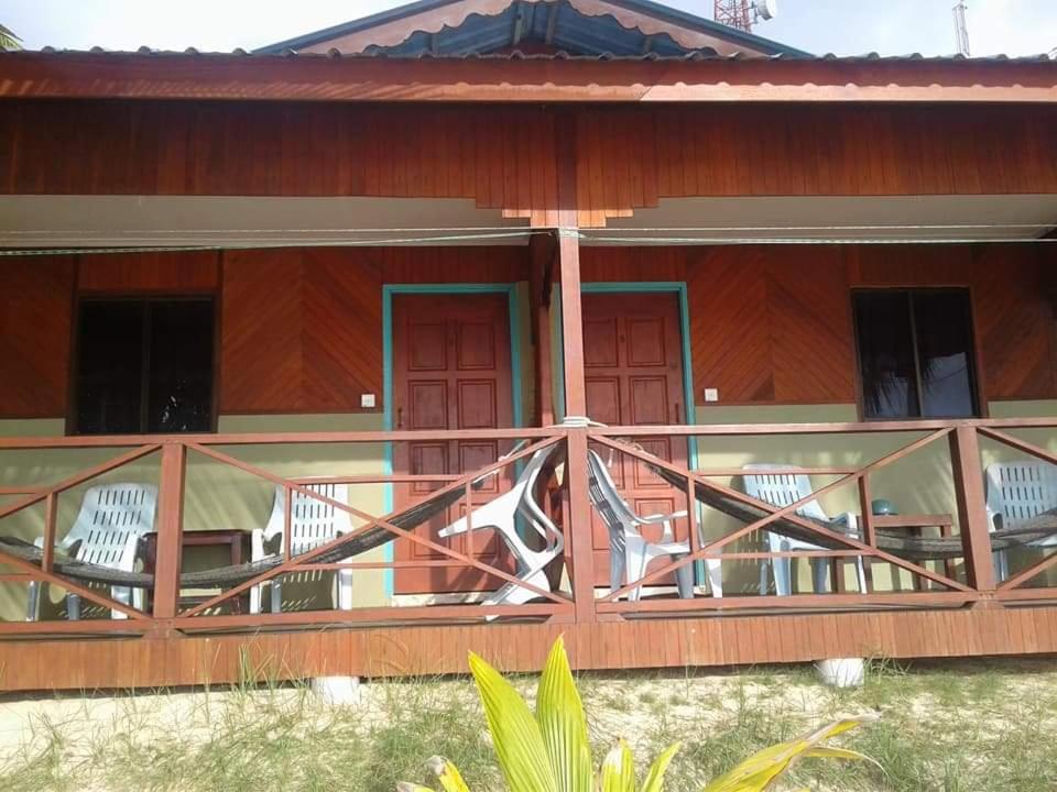 Ella's Place Salang Tioman
