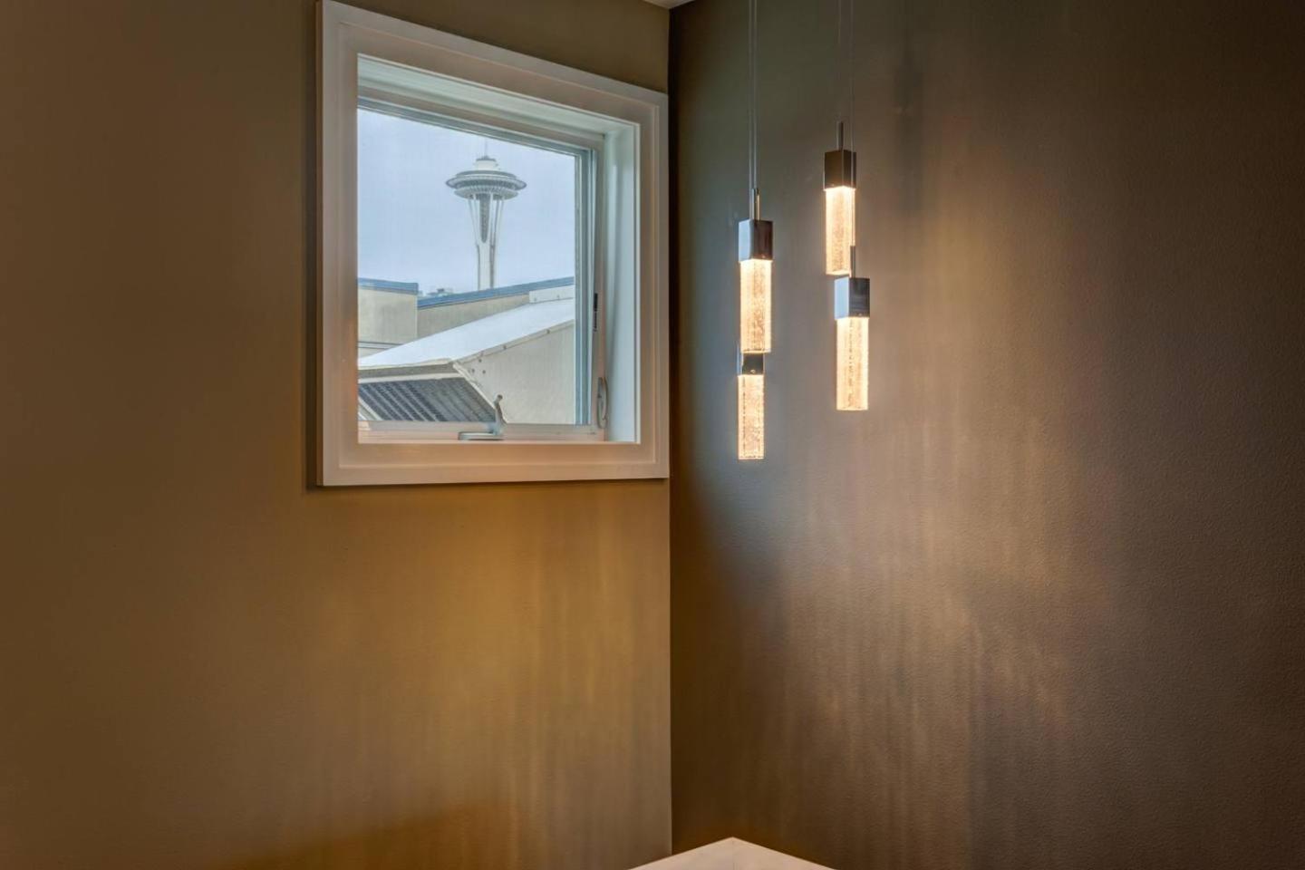 Modern Downtown Top Floor Penthouse With Bay Views view 5