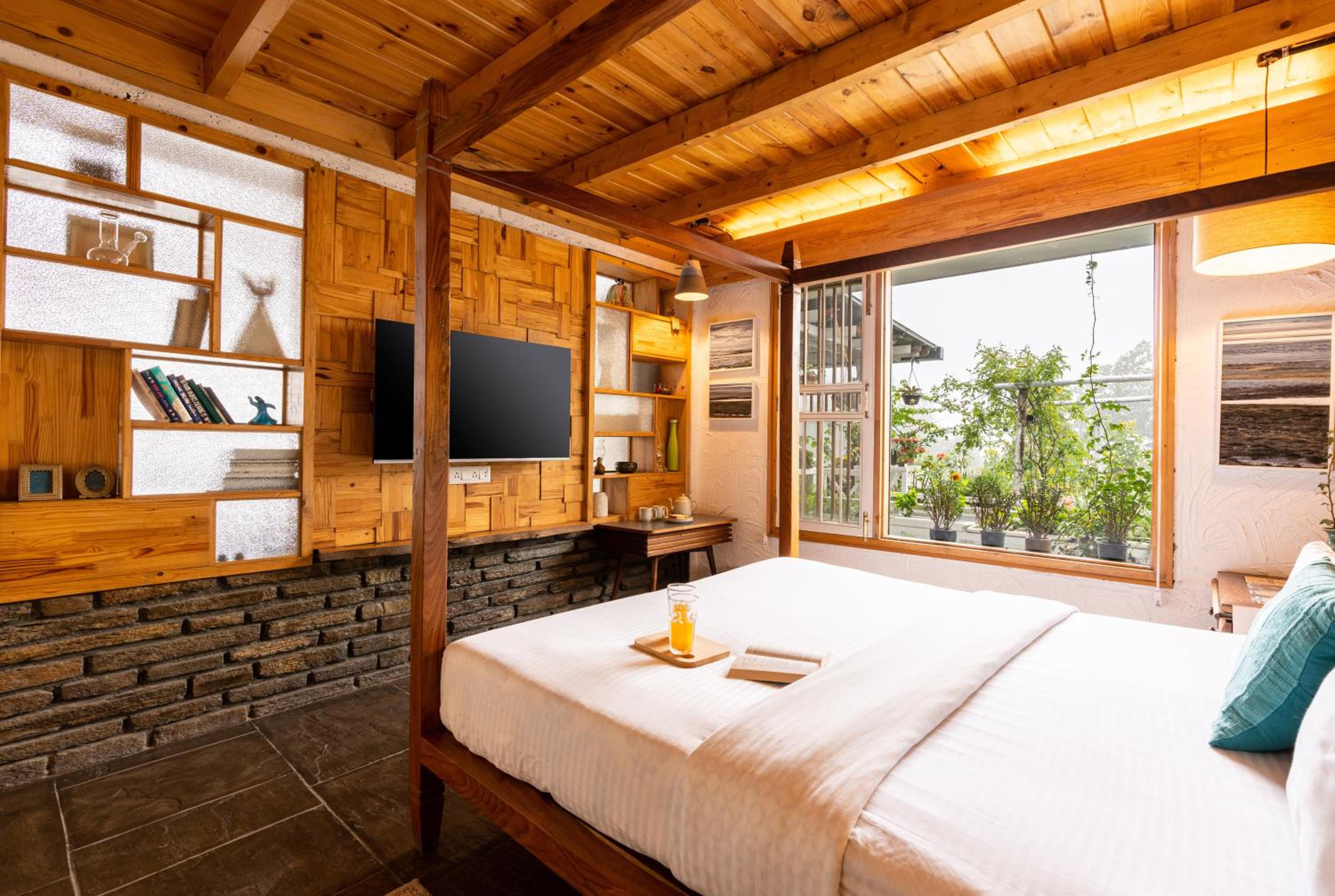SaffronStays Hydrangea Hill - with Valley Views, Fireplace & Family Celebrations
